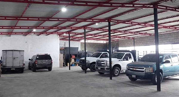 NEWLY BUILT GALPON WITH HOUSING - LOS VECINOS LOS VECINOS, 1203 Miranda - 4 beds commercial premises for sale