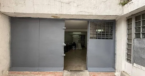 Commercial + Apartment for sale in Los Chaguaramos - ppal aa, 1041 CCS - 1 bed apartment for sale