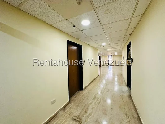 Commercial (office) for rent on Avenida Bolivar, Aragua - Image 13