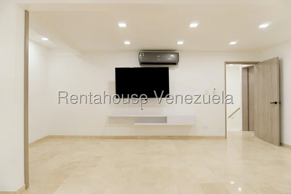 house (Multi-Level) for sale in Ciudad Roca, Lara - Image 15