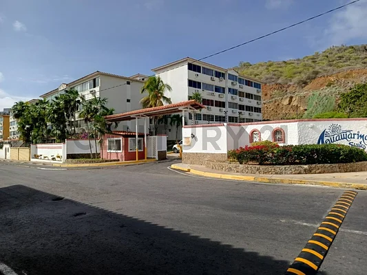 For rent apartment in Paraíso 2, Maneiro, Pampatar, Nueva Esparta