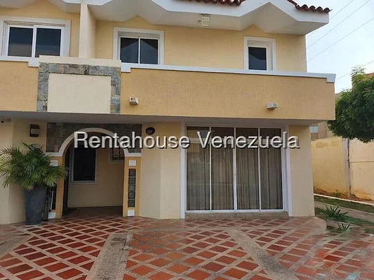 house (Multiple Levels) for sale on Avenida Milagro Norte, Zulia