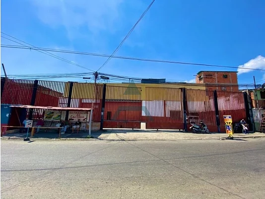 For Sale: 3000m² Warehouse in Catia - US$1,180,000 USD