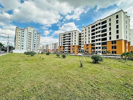 land (Commercial) for sale in Los Chaguaramos, Aragua