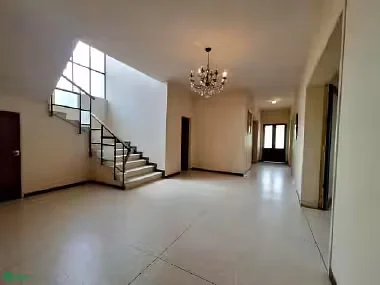 Spacious living room with fireplace