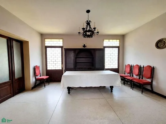 Master bedroom with en-suite bath