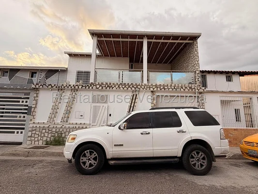 townhouse (1 Level) for sale in residential complex Villa Hermosa, Aragua