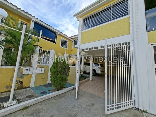 townhouse (Multiple Levels) for sale in Vista Linda, Miranda