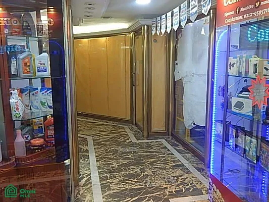 For sale or excellent rent Commercial premises Mini-store of 10.32 M2 - Av. La Estancia con Calle Ernesto Blohm, Chuao Centro Comercial Ciudad T, 1060 Caracas - Commercial premises for sale