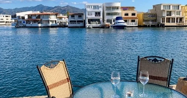 House for sale with private dock in Pueblo Viejo Residential Complex - Av. R-18 PUEBLO VIEJO, 6016 Lecheria - 2 beds house for sale