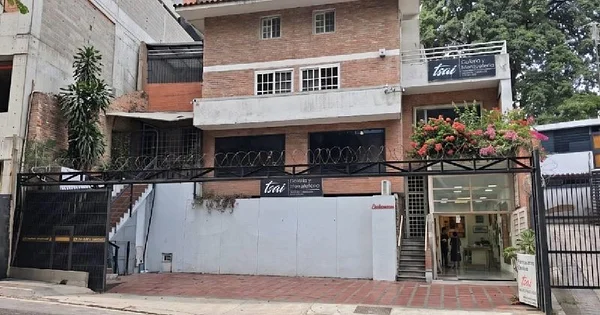 Commercial residential house for sale in Las Mercedes with high vehicular - Las Mercedes, Los Naranjos de Las Mercedes XXX, 1060 Caracas - 5 beds commercial premises for sale