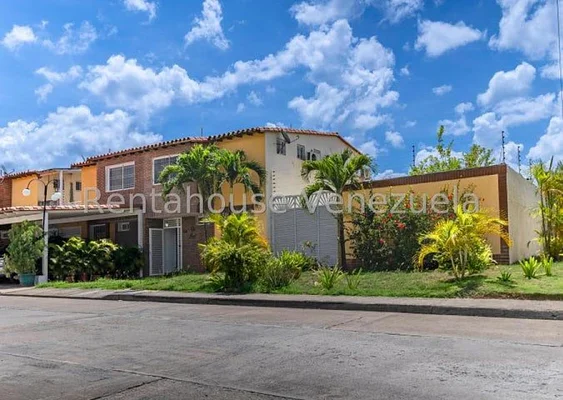 house for sale in Villa Avila Guatire tlf