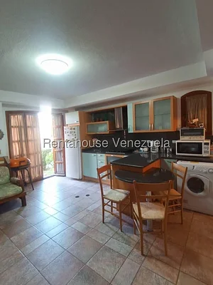 apartment (1 Level) for rent on Av Americo Vespucio, Anzoategui - Image 3