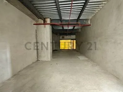 Kitchen with cooking area